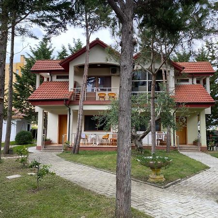 Hotel Garden Villa Ardo Golem  Exterior photo