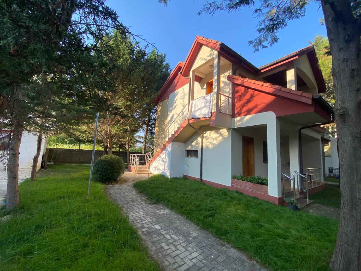 Hotel Garden Villa Ardo Golem  Exterior photo