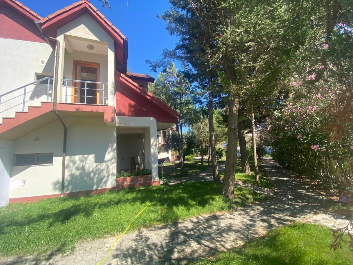 Hotel Garden Villa Ardo Golem  Exterior photo