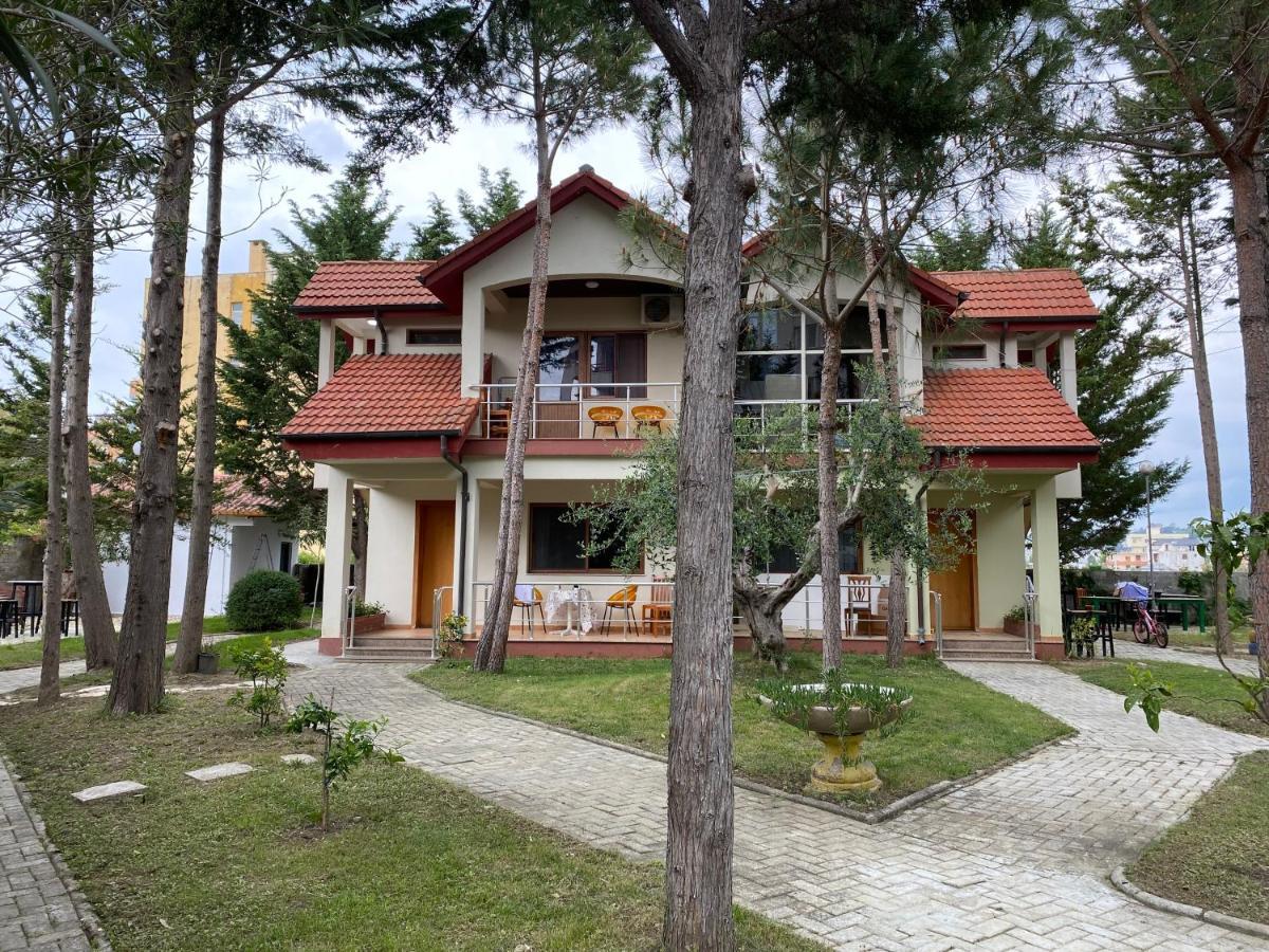 Hotel Garden Villa Ardo Golem  Exterior photo