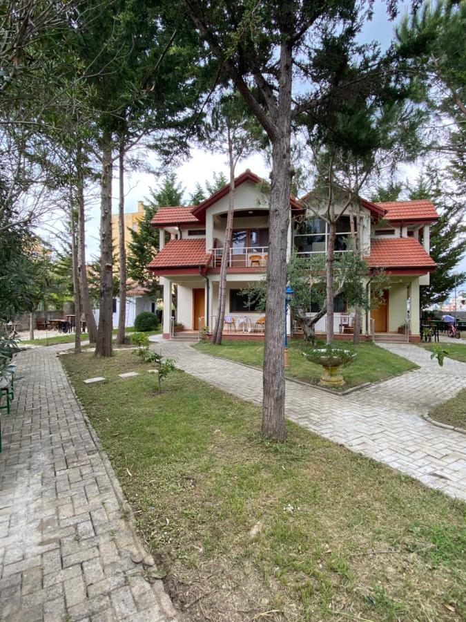 Hotel Garden Villa Ardo Golem  Exterior photo
