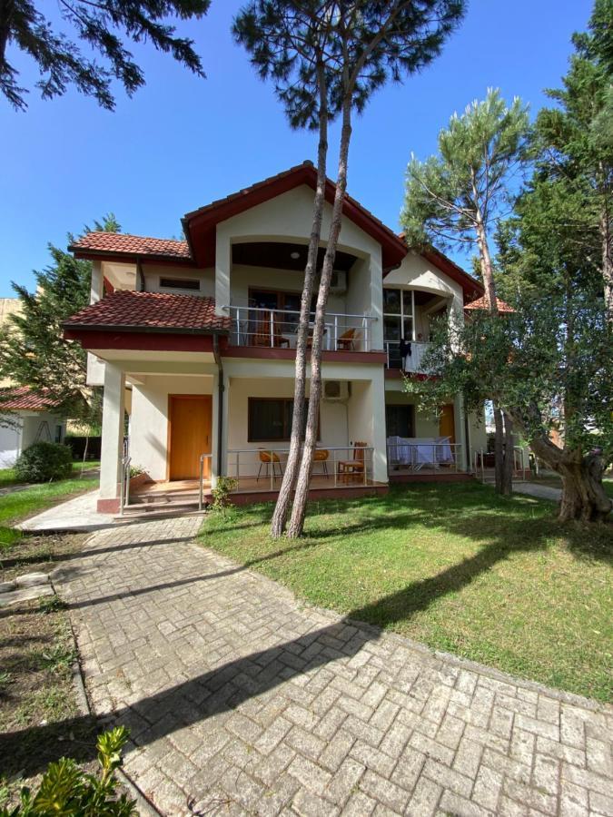 Hotel Garden Villa Ardo Golem  Exterior photo